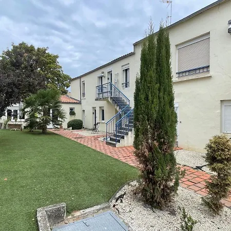 Le De Rompsay, Familial & Moderne